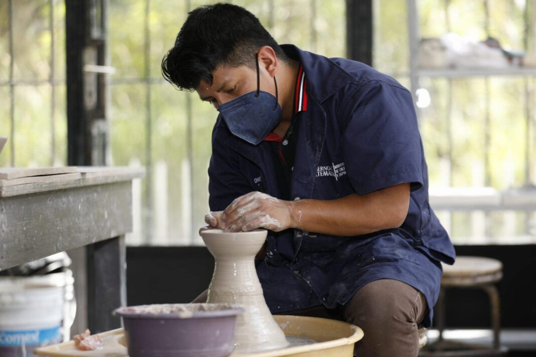 247947588_2433892903411622_5019987086877346131_n