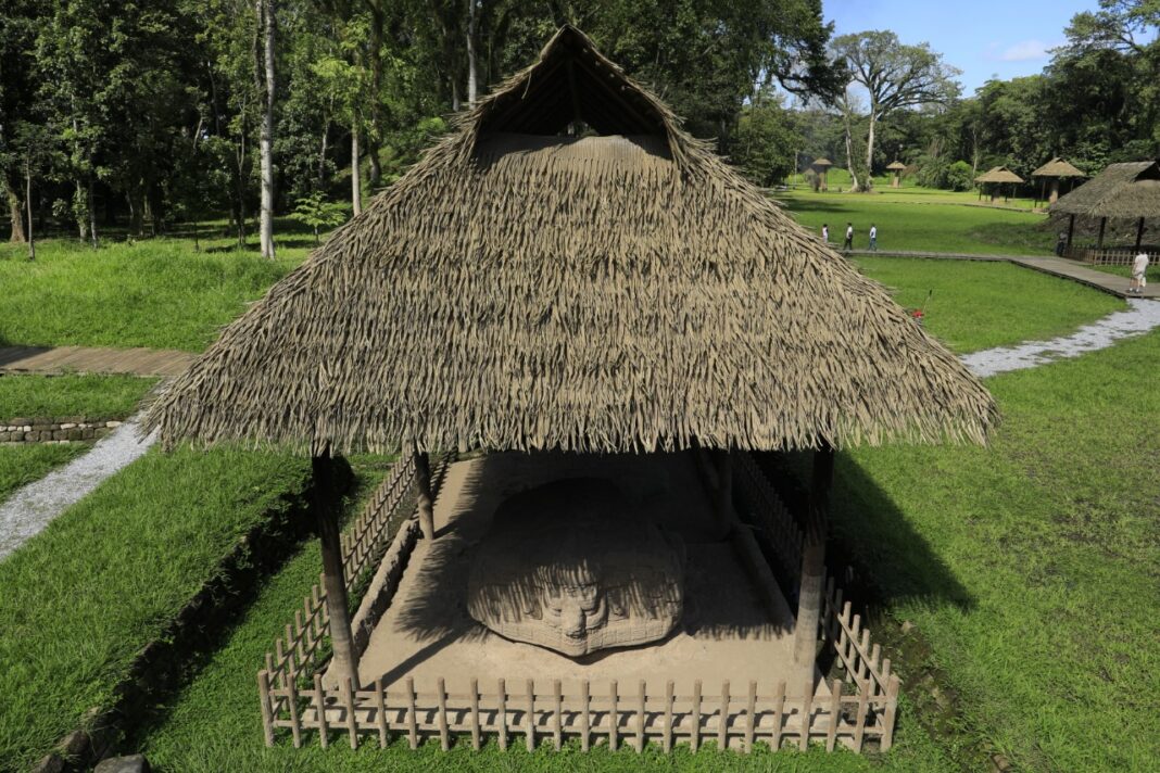 ESTELA-QUIRIGUA-SITIO ARQUEOLÓGICO-GUATEMALA-MCD