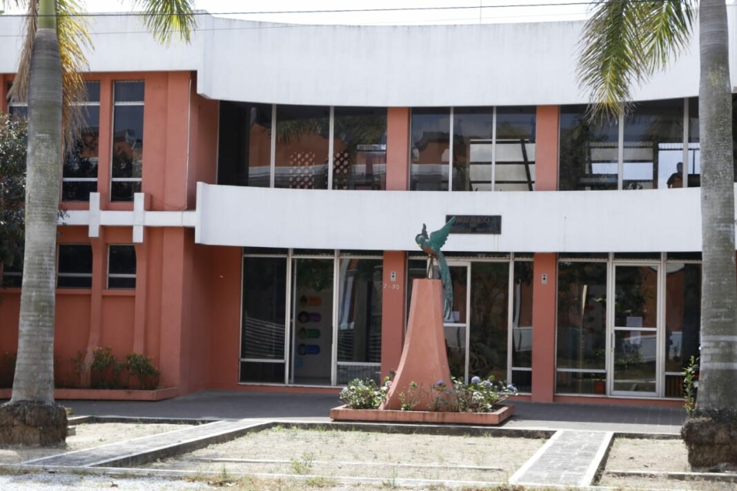 EXTERIOR-MUSEO HISTORIA NATURAL-JORGE IBARRA-MCD-GUATEMALA 2